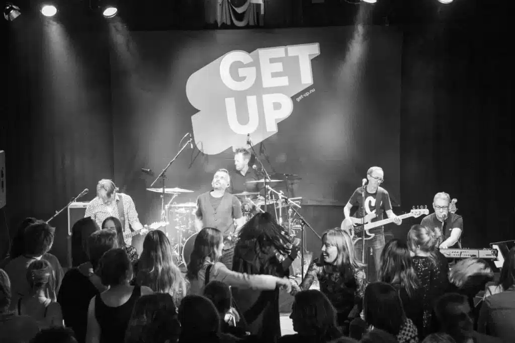 Get Up - Danmarks mest forrygende festband trykker den af sammen med publikum